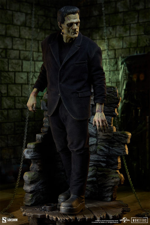 Sideshow Collectibles Frankenstein (Fabric Costume) - Universal Monsters - SS3008993 - Premium Format Collectible Statue